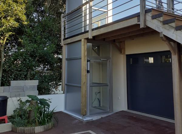 Ascenseur de maison installé en structure par Sachot