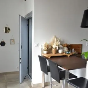 Ascenseur de maison installé en gaine par Sachot